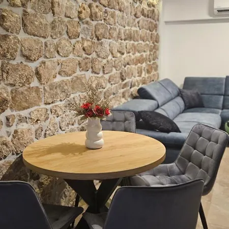 Zunic Apartamento Pag Town